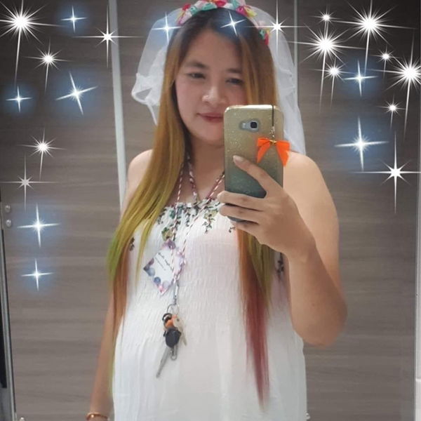 ผู้หญิงเทาเทา วัดก้อเข้าเหล้าก้อกิน profile icon