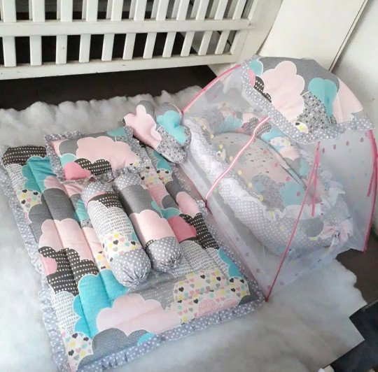 tempat tidur bayi penting gak?