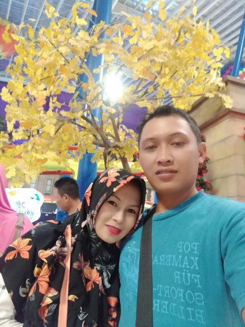 Sherlyna wati profile icon