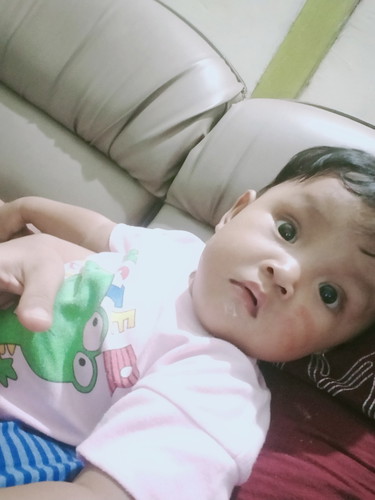 anak memanggil ibu