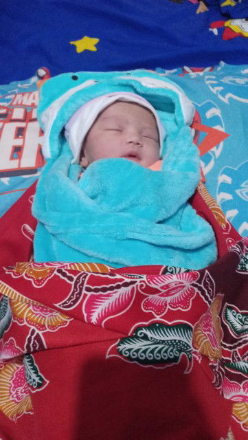 Alhamdulillah telah lahir anak pertama kami perempuan