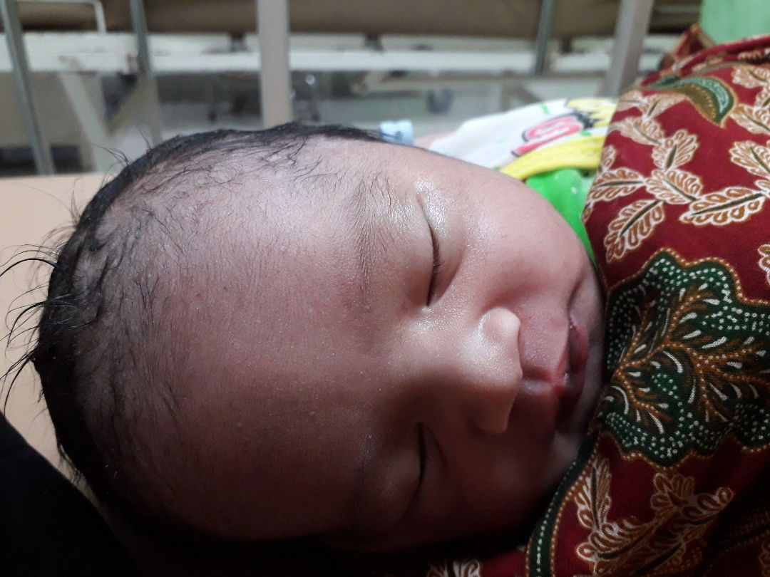 alhamdulillah telah lahir putra kami dengan selamat dan normal hpl bidan 29 desember 2019 , hpl usg 1 : 9 -1- 20-20 hpl usg ke 2 : tgl 8 - 01 - 2020