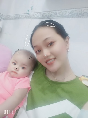 Con em 4 tháng 7kg đây ạ . còn con các mom thì sao ? khoe ảnh con yêu đi nè ❤