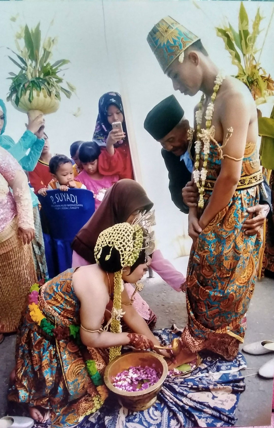 anike putri profile icon