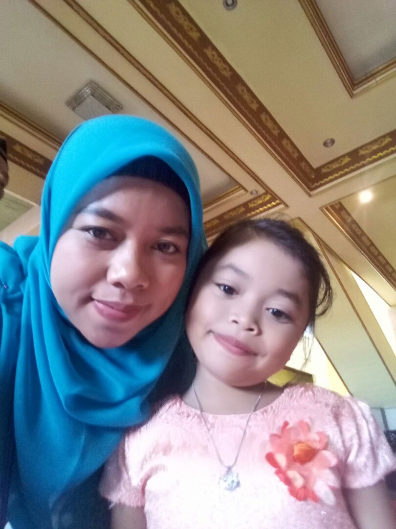 devi ratnasari profile icon