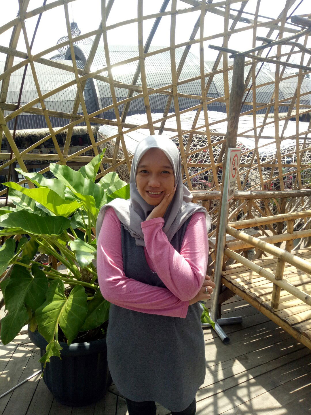 Rini Febriani profile icon