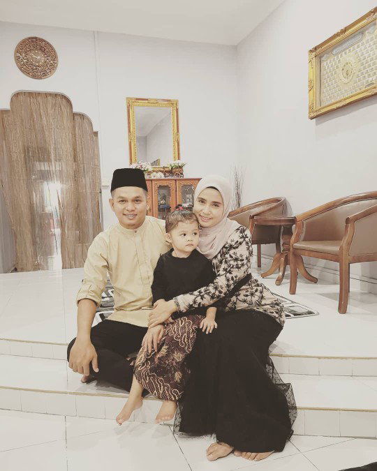 Lily Suryanie Ahmad profile icon