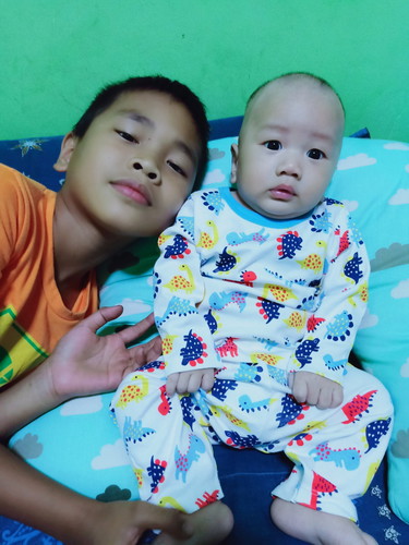 แนะนำลูกชาย 2 คน