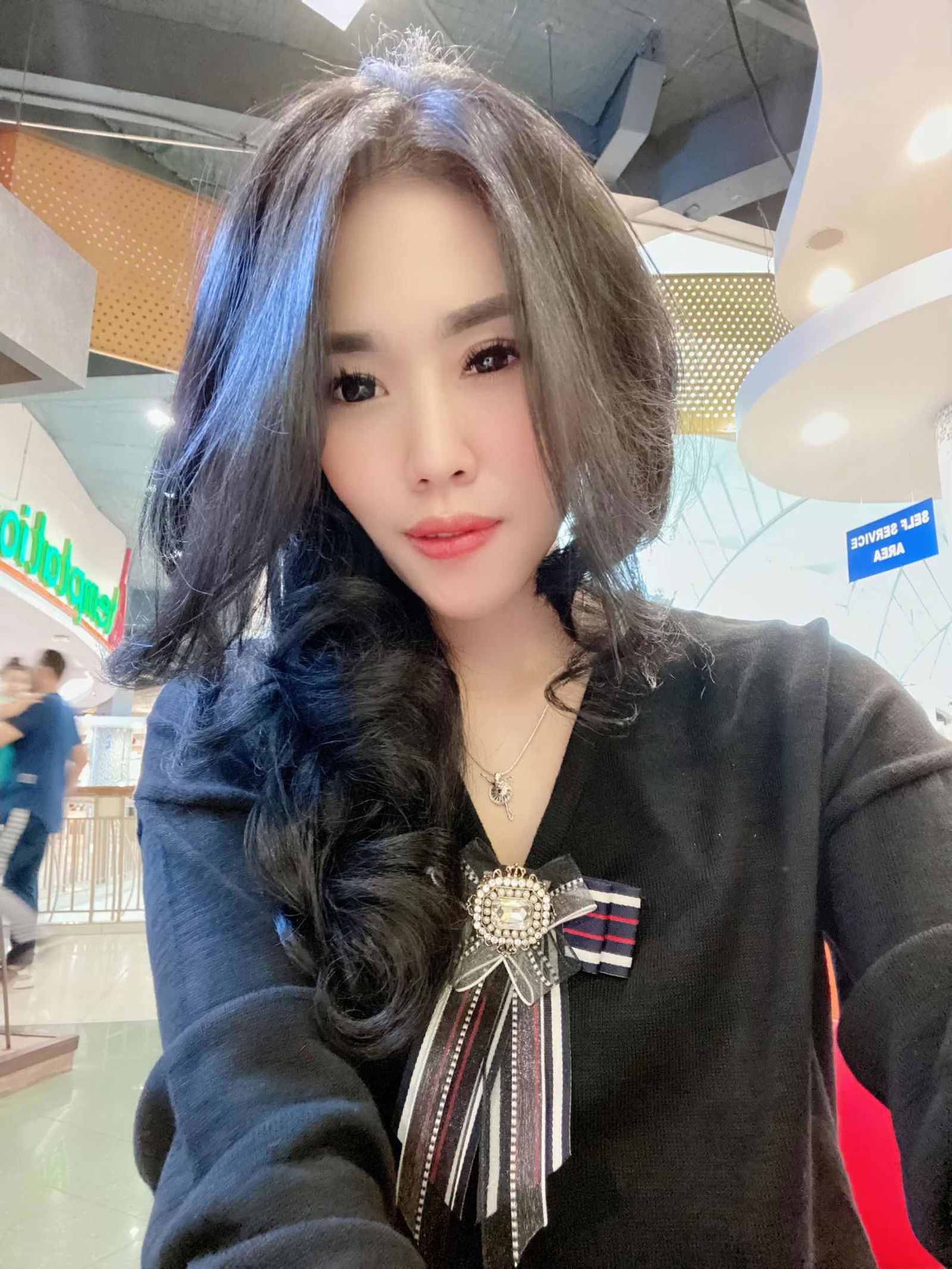 monica lee profile icon