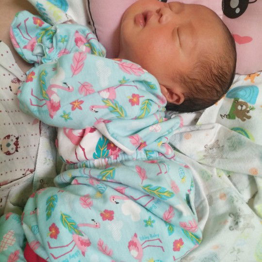 Babyku 7 hari sudah tidur kayak gini😘😘😍😍