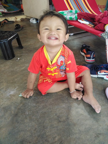 น้องภูมิๆ. นู้น้อยยิ้มเก่ง