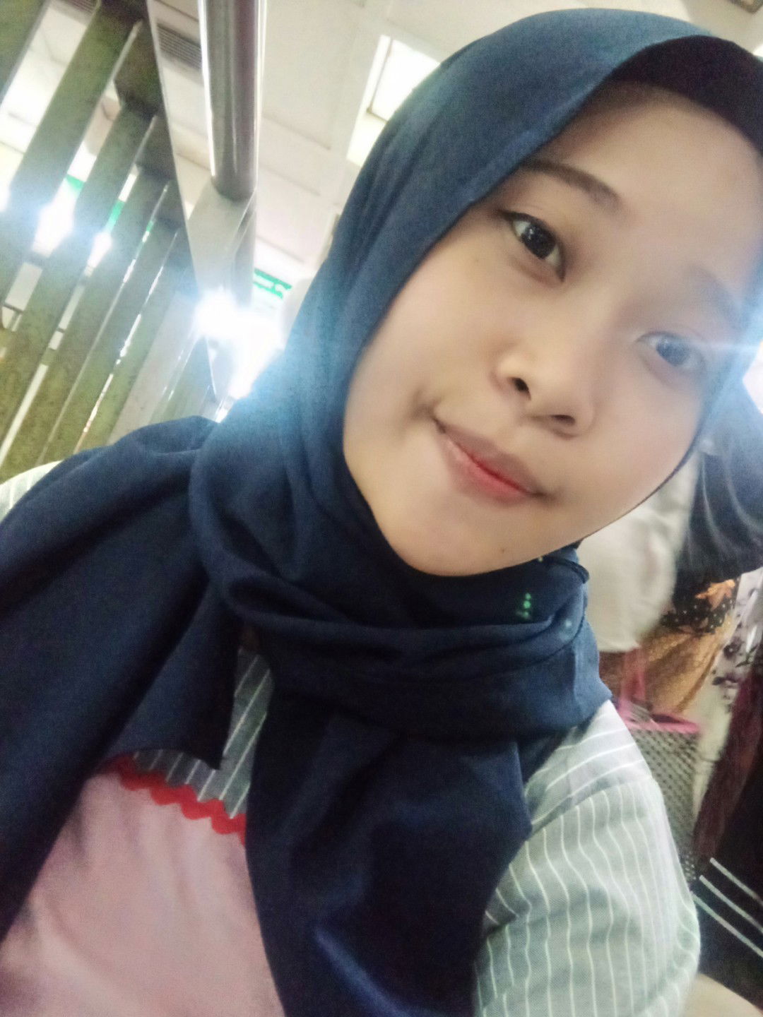 Nur Kholifah profile icon