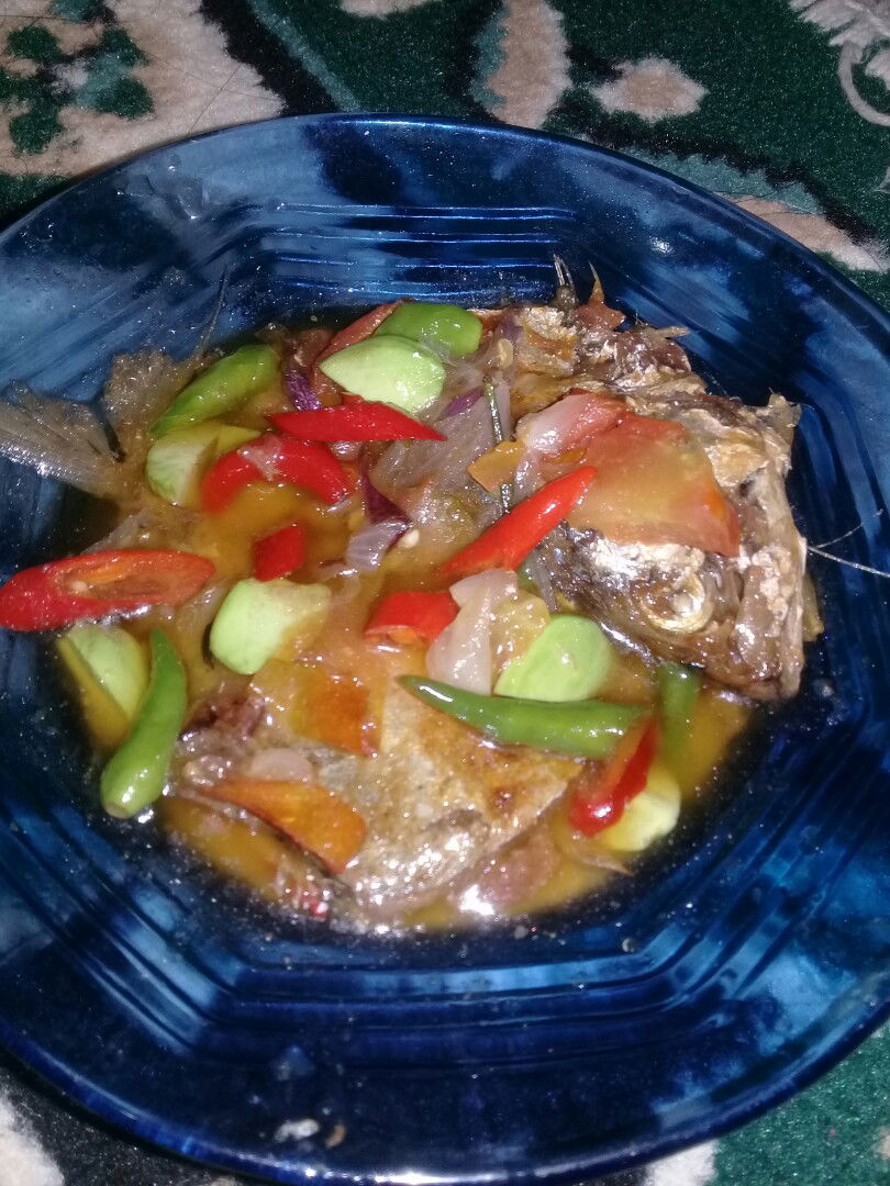 makan ikan asin