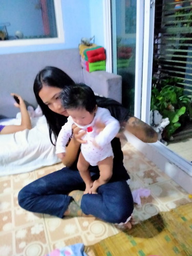 แค่มีเธอกับฉันก้าวผ่านเรื่องราวเหล่านั้น?