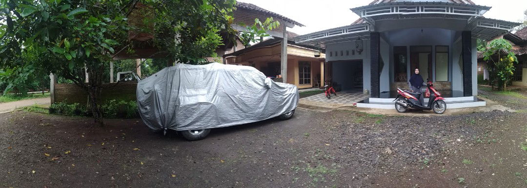 hujan aku bahagia ??