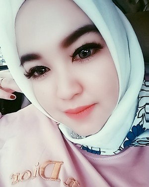 Selly Agustin profile icon