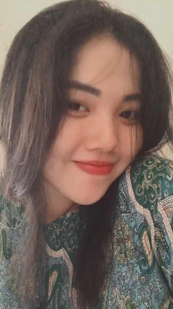 Evy Khurnia J profile icon