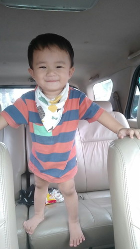 ลูกคนเล็กขวบกับ20วันยังเดินไม่ได้ค่ะควรทำไงค่ะ