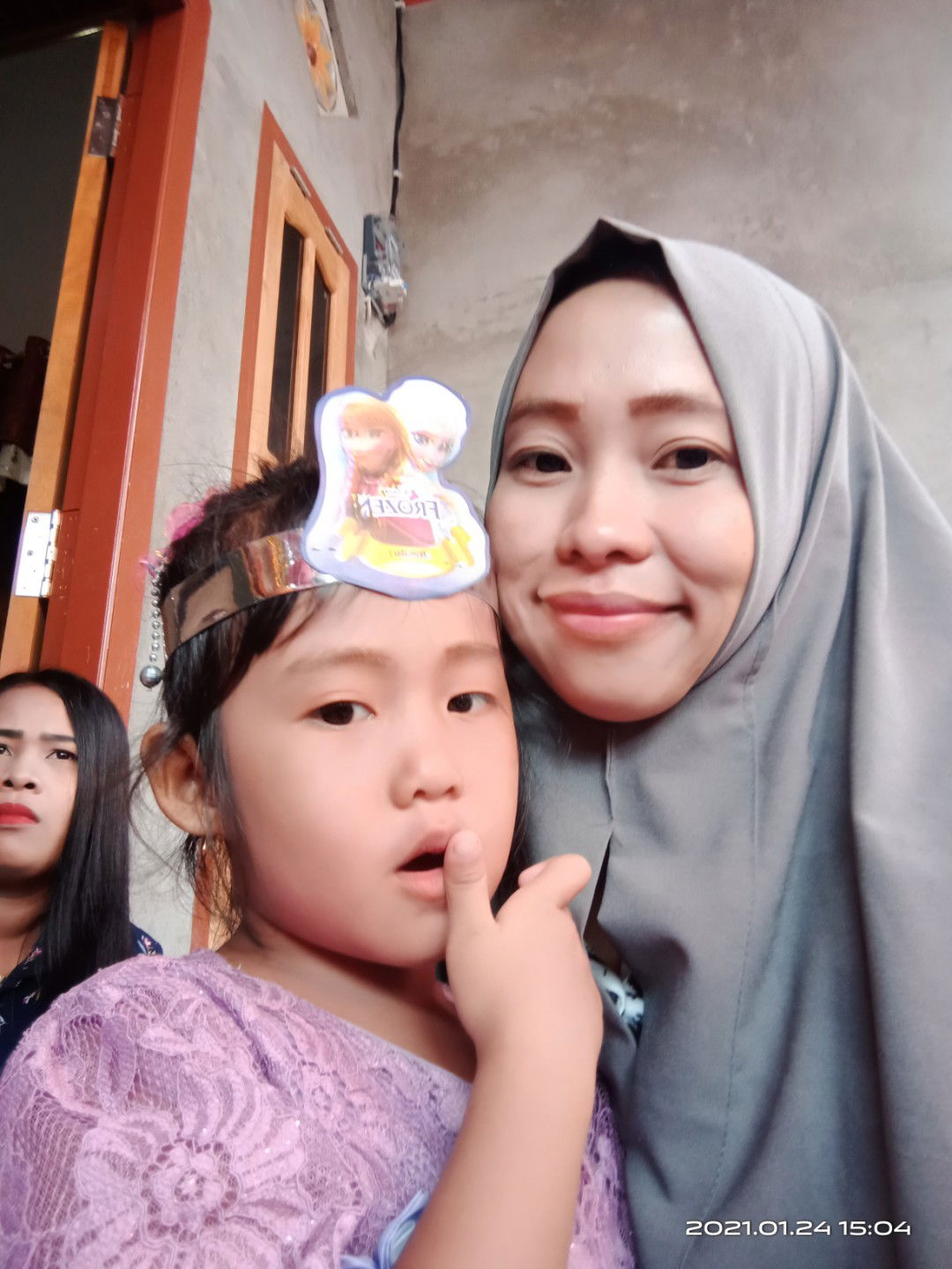 zakia rahellza profile icon