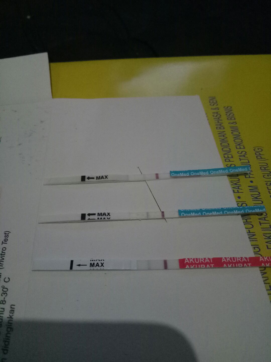 assalamualaikum bunn,  ini positif kah?  garis nya selalu samar 2 hari sy tes berturut2,