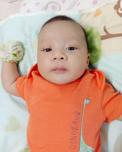 น้องไอติมอายุ 1เดือน 26 วันครับ