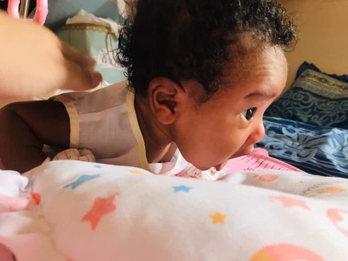 น้องได้ 1 เดือน 2 วัน ตั้งคอ