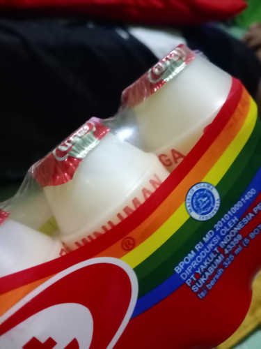 minum yakult