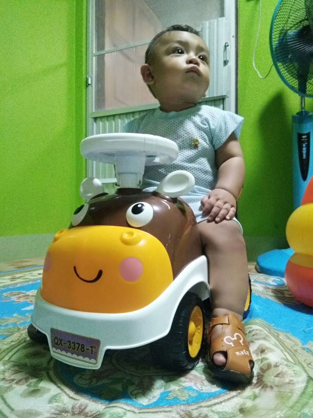 chompoo pink profile icon