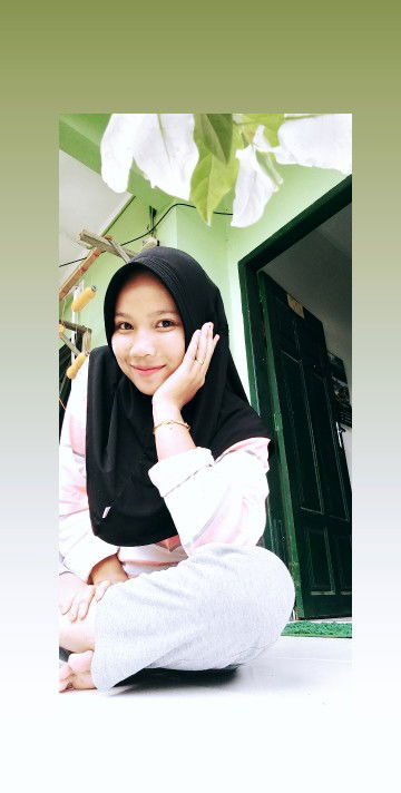 putri ananda profile icon