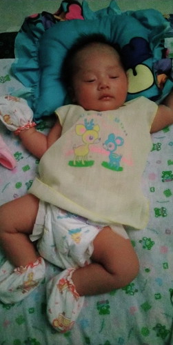 น้องได้หนึ่งเดือนกับสี่วันน้องตัวเล็กไปหรือเปล่าค่ะ