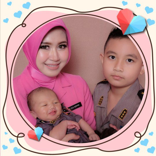 Izza Pinky profile icon