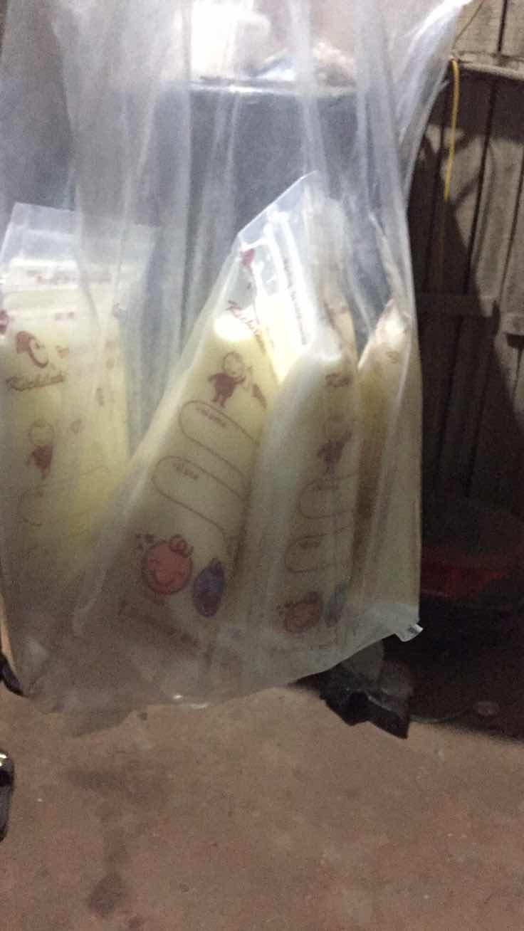 Có mẹ nào 1 ngày dư 3 lít sữa không ?