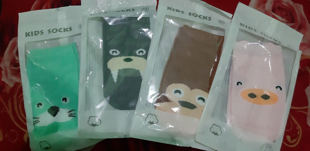 Yuk Bun kaos kaki anak yg minat merapat... 8500 jual rugi karna belinya kebanyakan.. heheh