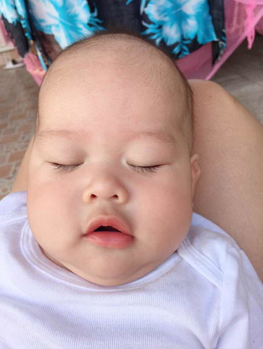 ชอบมองลูกตอนหลับ ?