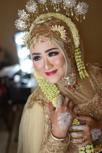 Arin Andi Pratiwi profile icon