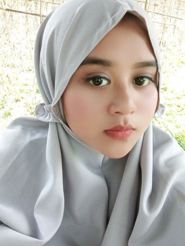 Santi Fitriani profile icon