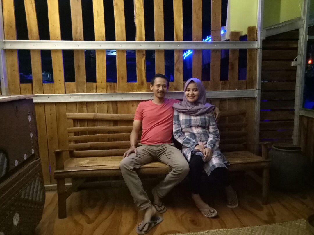 Dewi Sri Wahyuni profile icon