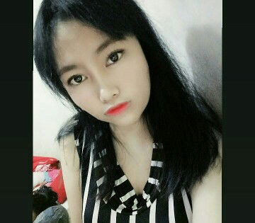 Ria weningati profile icon