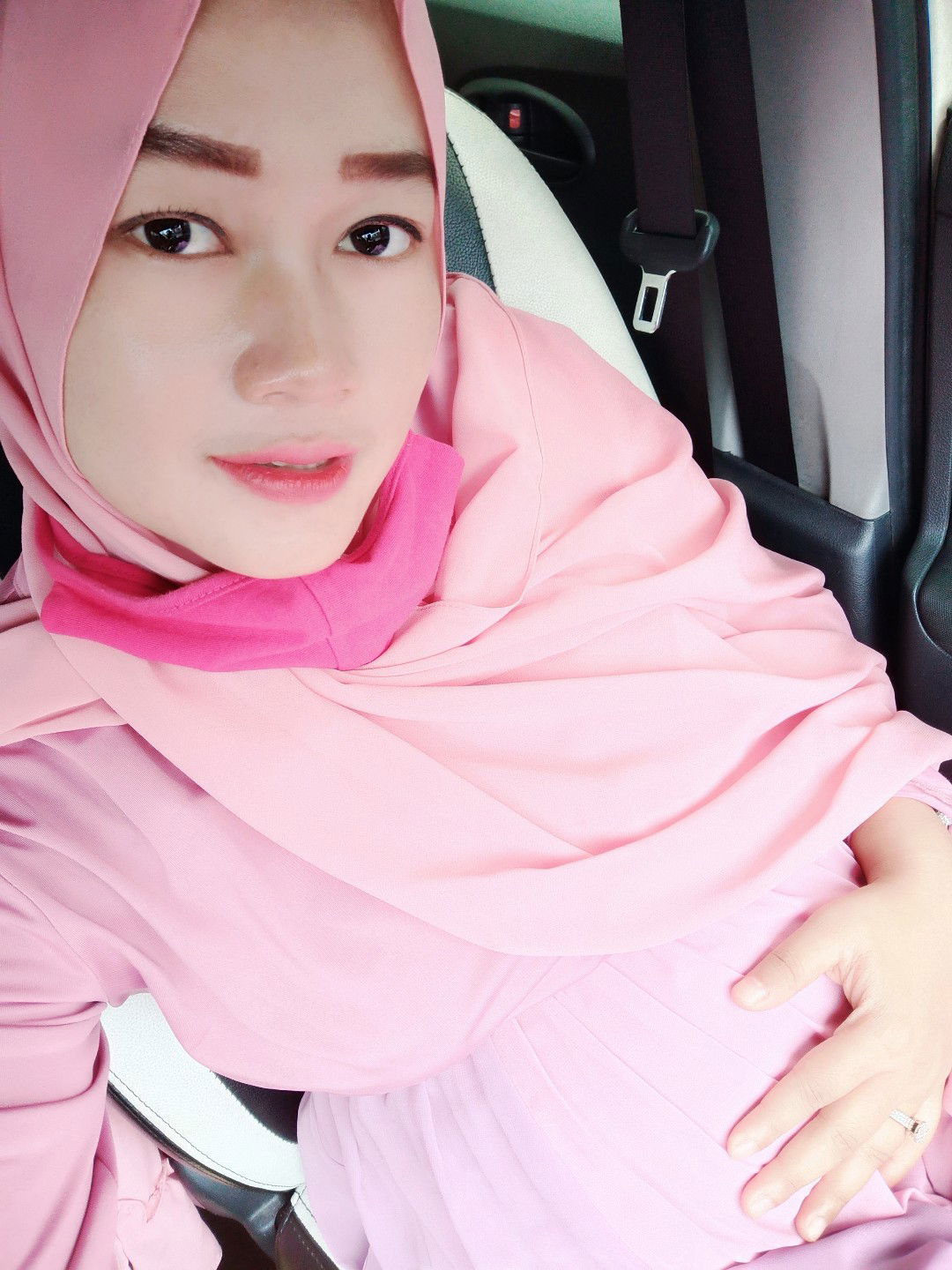 Rina Nuraeni profile icon