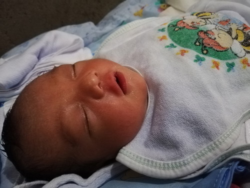 sinusuka ni baby yung gatas na nadede nya na may kasama plema