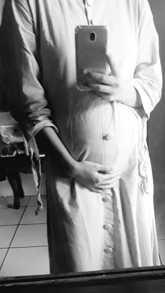 Hamil 23 Minggu tapi perut belum terlihat buncit banget