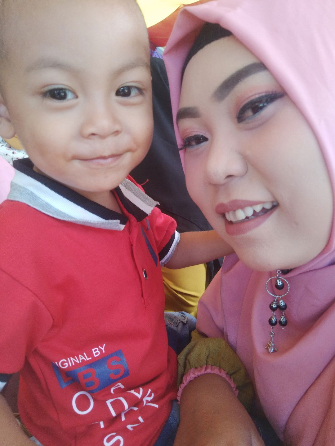 novita sari profile icon