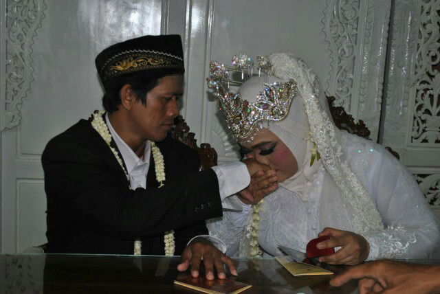 Desty Aprainti profile icon