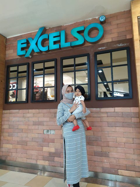 susi kurnia profile icon