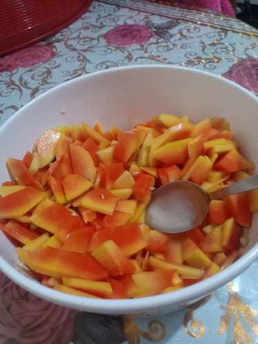 Manibal na papaya ?