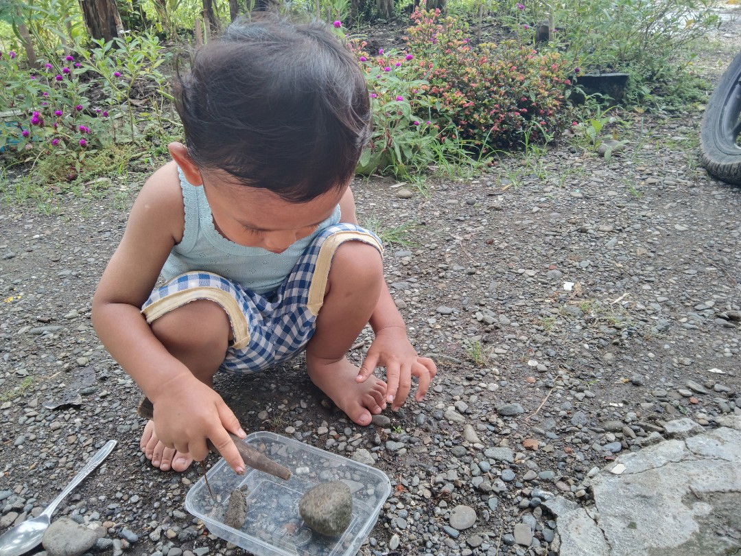 yuli astuti profile icon