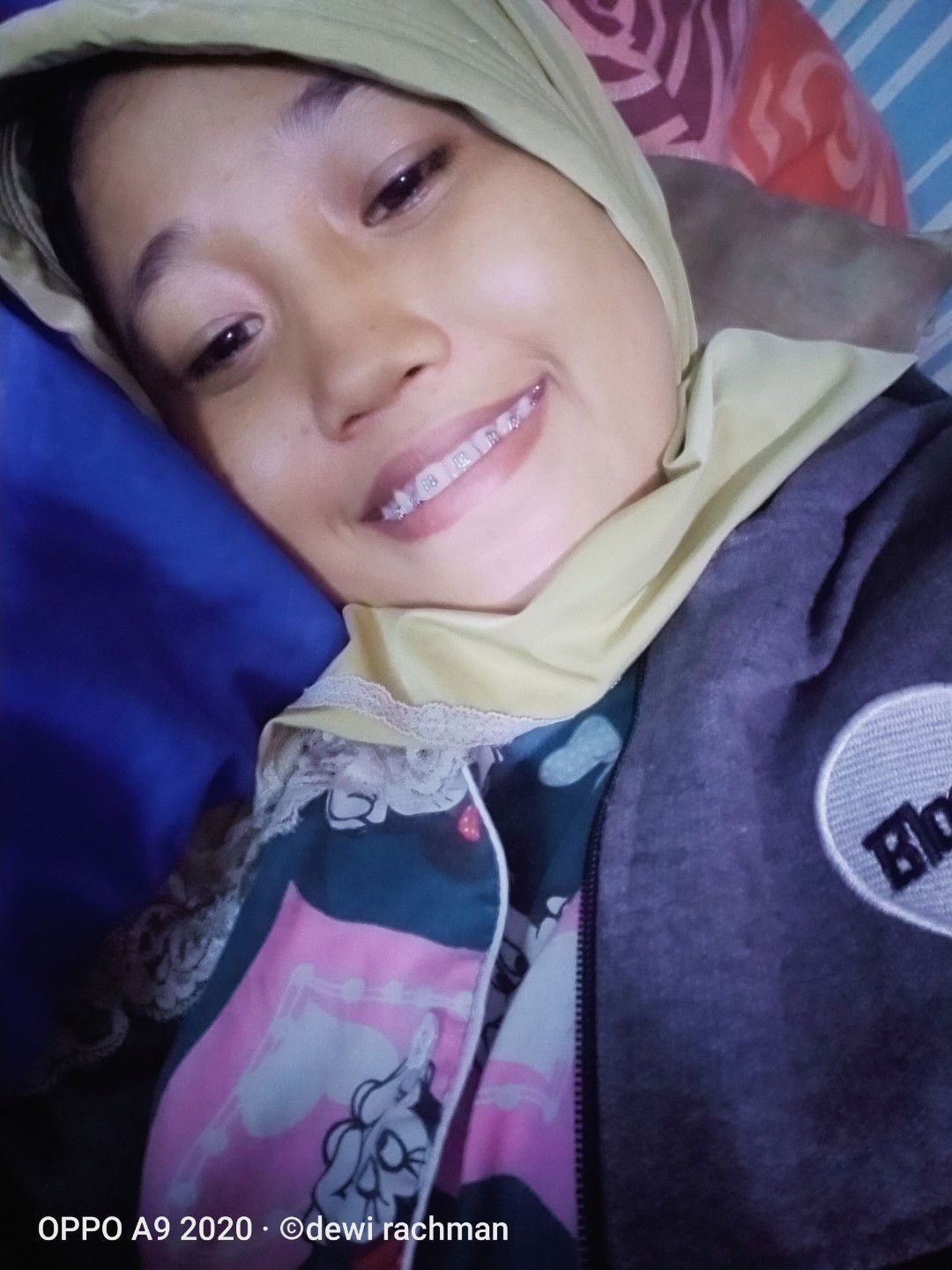 Dewi Fatir50 profile icon