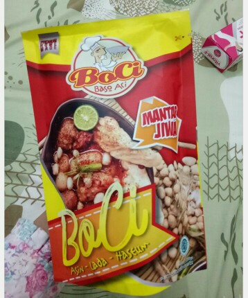 busui makan boci