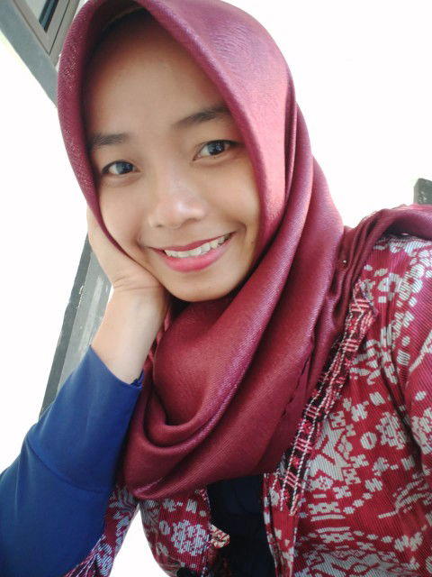 YULI LESTARI profile icon