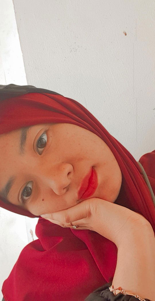 Tri Oktaviani profile icon